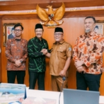 Bupati Yulianto didampingi Wakil Bupati M Ihpan dan Pelaksana Tugas Kepala Dinas Sosial Pasaman Barat Vanvoni Gorbi di Kemensos