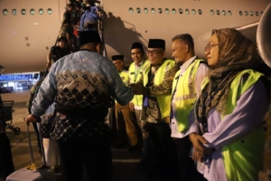 Pantau Proses Akhir, Bupati Pasaman Barat Antar Langsung Jemaah Haji ke BIM