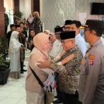 Tangis Haru Iringi Keberangkatan 194 Calon Jemaah Haji Pasaman Barat