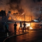 Tiga Ruko di Bundaran Simpang Empat Pasaman Barat Hangus Terbakar Malam Ini