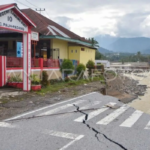 Akses Jalan SDN 10 Lambung Bukit Amblas, Keselamatan Siswa Terancam