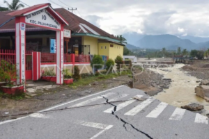 Akses Jalan SDN 10 Lambung Bukit Amblas, Keselamatan Siswa Terancam