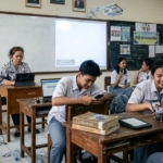 Krisis Guru Modern: Ketika Pendidikan Kehilangan Wibawa demi “Kenyamanan” Digital