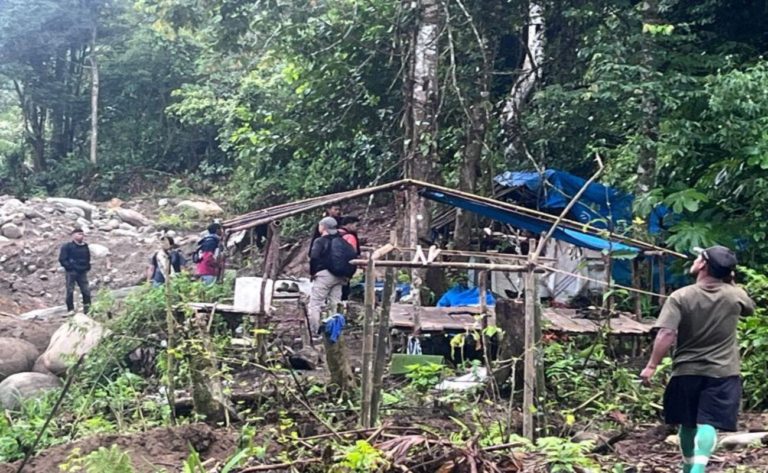 Pelaku PETI Kabur, Polisi Bakar Fasilitas Tambang di Gunung Tuleh