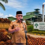 Harga Sawit Anjlok Sepihak Bupati Yulianto Sanksi Tegas Pabrik Nakal