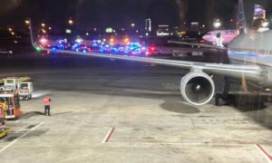 Gara Gara Earphone Nirkabel Pesawat United Airlines Terpaksa Balik Arah