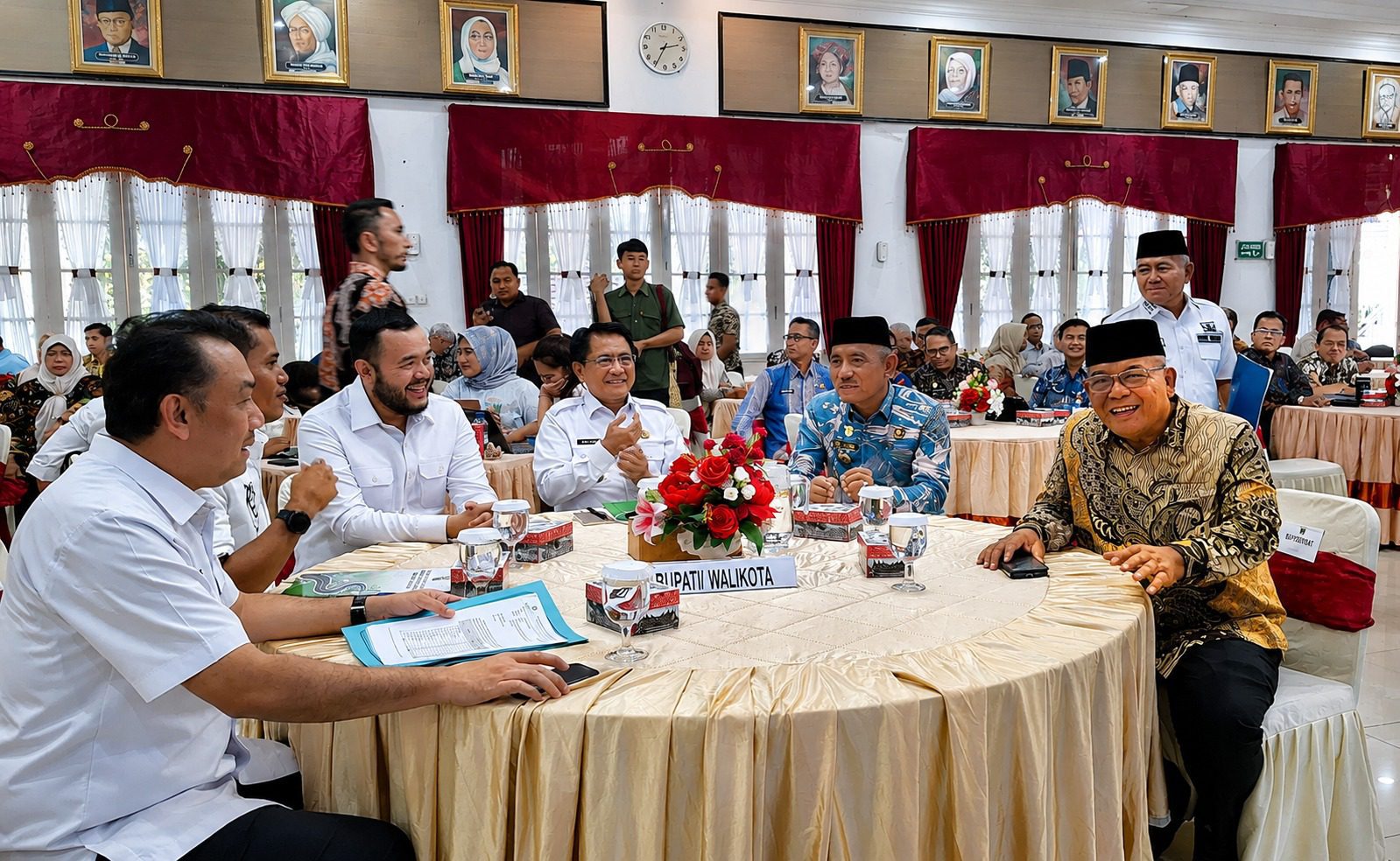 Bupati Pasaman Barat Tegaskan Penyaluran BBM Bersubsidi Harus Tepat Sasaran
