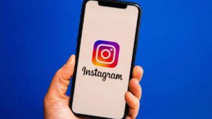 Penyelamat Kaum Bertele-tele: Instagram Kini Izinkan Pengguna Tulis ‘Caption’ Berbeda di Tiap Slide
