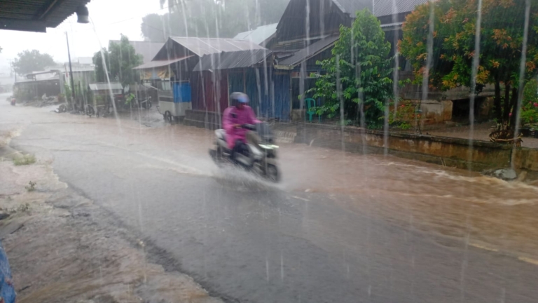 Rumah Warga Pasaman Barat Terendam Banjir, Gubernur Sumbar Didesak Segera Bertindak