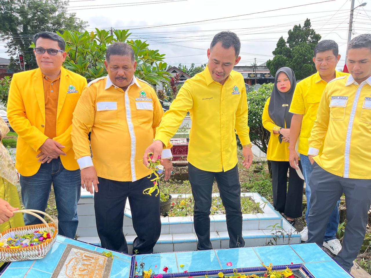 Partai Golkar Pasaman Barat Gelar Ziarah Makam Pahlawan dan Doa Bersama Peringati HUT ke-62