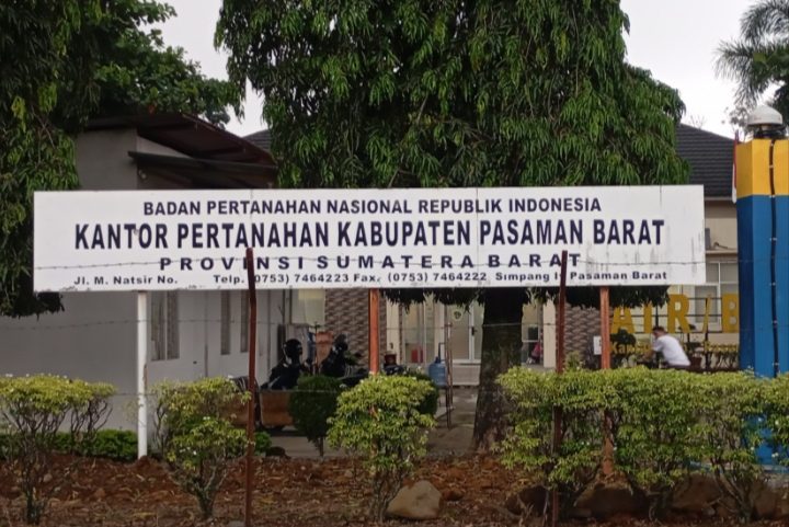 Layanan Plotting dan Validasi Sertipikat Kantor Pertanahan Pasaman Barat Dinilai Lamban